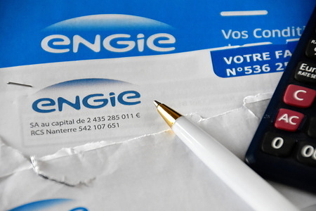 In this photo illustration, a pen and a calculator seen placed on an Engie gas bill.
The regulated gas prices applied by Engie will increase by 4.4% on June 1, 2021: the increase will be 1.2% for customers who use gas for cooking, 2.6% for those who have a dual use (cooking and hot water) and 4.6% for gas-heated fireplaces.