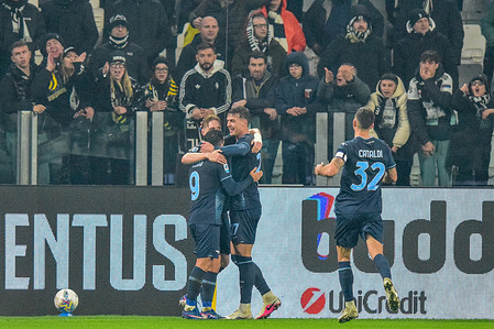 The players of Lazio celebrates a score during the Serie A 2025/26 football match between Juventus and Lazio at Allianz Juventus Stadium. Final score; Juventus 2 : 2 Lazio.