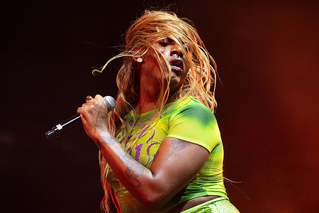 Liniker Barros performs live during the second day of Primavera Sound Porto 2025 at Parque da Cidade.
