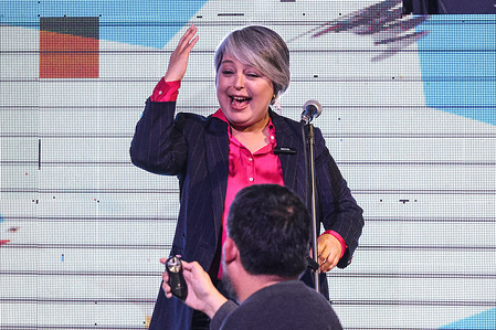 Jeannette Jara a presidential candidate, gives a speech during her participation in the "Solutions for Chile" dialogue in Valparaíso.