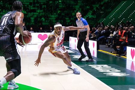 Carl Wheatle of Umana Reyer Venezia seen in action during the Quarter final match between Umana Reyer Venezia and Bertram Derthona Tortona at the Frecciarossa final Eight 2026 held at Inalpi Arena. Umana Reyer Venezia 87 : 95 Bertram Derthona Tortona