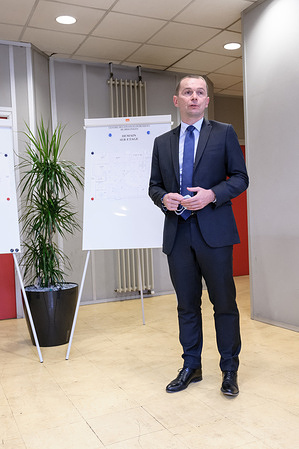 Olivier Dussopt is seen standing at the public finance center of Brignoles.
Olivier Dussopt, minister of public accounts is visiting the department of Var. He comes to validate the investments of the state within the framework of the plan France Relance set up after the crisis of the coronavirus.