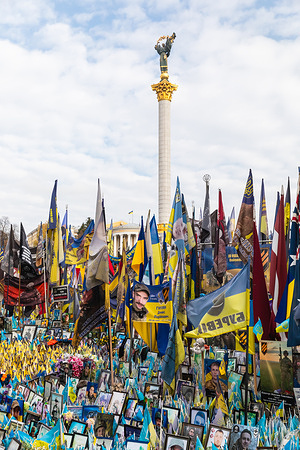 The Maidan Memorial is a spontaneous, living symbol honoring fallen Ukrainian soldiers. Thousands of signed flags turn war statistics into personal tragedies, affirming that no sacrifice will be forgotten. A Symbol of National Memory at Maidan Nezalezhnosti. The memorial on Maidan Nezalezhnosti has become a constantly growing, living testament to the price of freedom. This place of remembrance, visited by the loved ones of fallen and missing soldiers, is never empty. Thousands of small, individually signed flags have replaced the initial few dozen, vividly demonstrating the tragic scale of losses. The memorial has become a powerful national symbol: it unites the personal grief of every family into a collective national memory and serves as an unbreakable reminder of the courage of those who gave their lives for the independence of Ukraine.
