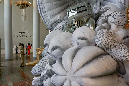 A sculpture with a gramophone and a car at the entrance, during the exhibition.The biopic exhibition tells the story of the Moskvich brand, the most popular Soviet automobile. The Museum of Transport of Moscow presented for the first time a collection of serial cars, prototypes of Muscovites and racing cars. In four halls of the exhibition, visitors will trace the path of the car brand from filming the main Soviet films and participating in international rallies to the closure of the plant.