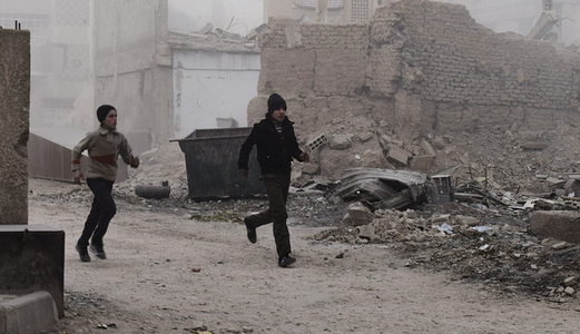 Local residents seen running away from their homes as shells were landing near the area.
The city of Douma was targeted today by Syrian government shelling from the countryside of Damascus with heavy artillery shells, causing injuries and damage to properties.