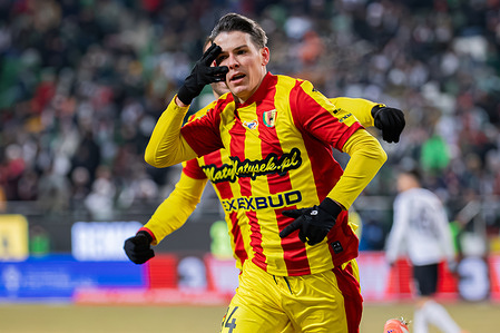 Mariusz Stepinski of Korona celebrates a goal during the Polish PKO BP Ekstraklasa League match between Legia Warszawa and Korona Kielce at Marshal Jozef Pilsudski Legia Warsaw Municipal Stadium. Final score; Legia Warszawa 1: 2 Korona Kielce.