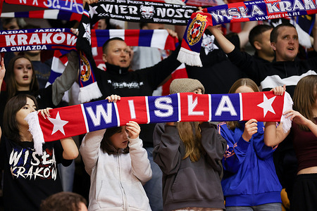 Fans of Wisla Krakow K seen during the Orlen Basket Liga Kobiet 2025/2026 match between Wisla Krakow K and Sleza Wroclaw K at Hala TS Wisla. Final Score; Wisla Krakow K 70 : 94 Sleza Wroclaw K.