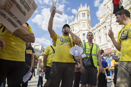 Group of protesters seen chanting slogans during the demonstration.
Postal workers of Correos (The Spanish postal service) take to the streets to demand better labour rights including pay sick leaves and overtime extra pay.