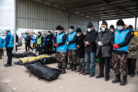 Before burial, people perform funeral prayer for their relatives who died in the earthquake. Turkey and Syria have experienced the most severe earthquakes that hit the region in almost a century. After a 7.7 magnitude earthquake in southeast Turkey, a second 7.6 magnitude earthquake occurred in northern Syria. It is reported that more than 25,000 people lost their lives as a result of the earthquakes and the death toll continues to rise.