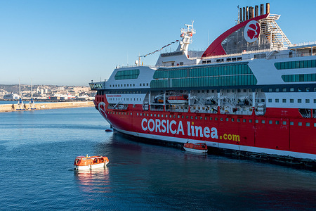A crew from the ferry Daniele Casanova of the company Corsica Linea carries out an exercise with lifeboats in the port of Marseille. The Corsica Linea Company (ex-SNCM) is the main ferry operator in the port of Marseille. Within the framework of the energy transition of maritime transport and to comply with the regional program " escale zero smoke " the transport company unveils a new ship named "A Galeotta", the first Corsica Linea ship propelled with Liquefied Natural Gas (LNG).