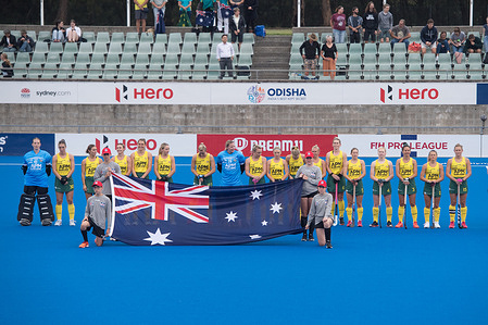 Australia Women's national Hockey team during the start of second game against China in the International Hockey Federation Pro League game held at the Sydney Olympic Park Hockey Centre. Final score is Australia 4:3 China