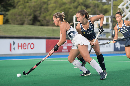 Ashley Sessa (L) of the USA Women's National field hockey team and Sofía Cairó (R) of the Argentina Women's National field hockey team in action during the 2022/23 International Hockey Federation (FIH) Women's Pro-League match between USA and Argentina held at the Tasmanian Hockey Centre in Hobart. Final score Argentina 3:0 USA.