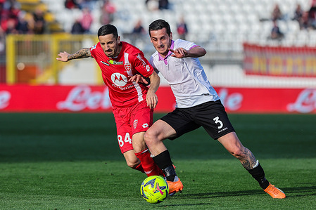 Emanuele Valeri of US Cremonese (R) and Patrick Ciurria of AC Monza (L) seen in action during the Serie A 2022/23 football match between AC Monza and US Cremonese at U-Power Stadium. Final score; Monza 1:1 Cremonese