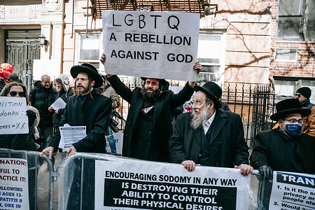 An anti-LGBTQ orthodox Jewish sect joins the protest. Protesters clashed over Drag Story Hour Read-a-Thon hosted by New York Attorney General Letitia James in New York. Opponents of the literacy event accuse its organizers of exposing children to sexual material and grooming them for sex. In recent months, republican states have passed a slew of laws that limit drag performances and trans care.