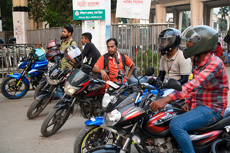 Ridesharing motorbike riders wait for passengers in Dhaka. Unemployment is rising day by day in Bangladesh. The number of unemployed people in the country rose by 270,000 in the first quarter of the current year. The overall number of unemployed people stood at 2,590,000 in the January-March period, according to the first-ever quarterly data released by the Bangladesh Bureau of Statistics in the capital.