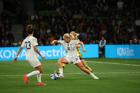 Lindsey Horan of USA (C) and Fridolina Rolfö of Sweden (R) in action during the FIFA Women's World Cup Australia & New Zealand 2023 Round of 16 match between Sweden and USA at Melbourne Rectangular Stadium.
Sweden won the game on penalties 5-4.