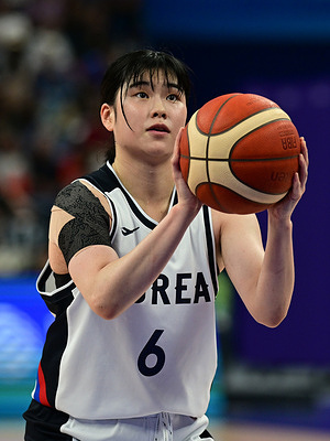 Sohee Lee of the Korean women's basketball team is seen in action during the 19th Asian Games women's basketball Preliminary Round Group C match between Republic of Korea and Chinese Taipei held at the Hangzhou Olympic Sports Centre Gymnasium. 
Final score Korea 87:59 Chinese Taipei.