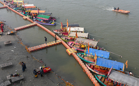Boats are anchored on the banks of the Sarayu river. The ancient city of Ayodhya lies on the banks of the River Sarayu and is 
 considered to be the birthplace of the Hindu deity Lord Ram.