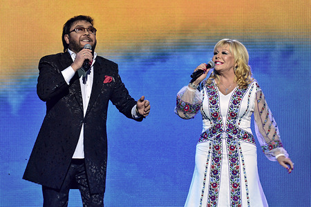 Singers Vitaliy Bilonozhko and Svitlana Bilonozhko perform during the song festival "Rodyna" named after Nazariy Yaremchuk.