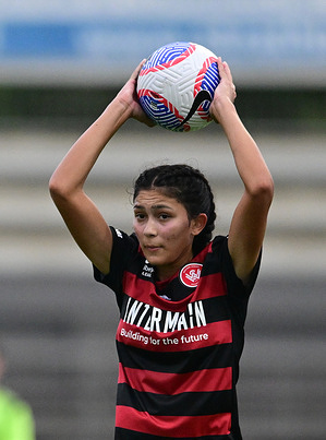 Alexia Marina Apostolakis of Western Sydney Wanderers FC is seen in action during the Liberty A-League 2023/24 season round 14 match between Western Sydney Wanderers FC and Brisbane Roar FC held at the Marconi Stadium. Final score; Western Sydney Wanderers FC 1: 3 Brisbane Roar FC.