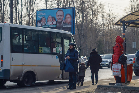 Propaganda poster of presidential candidate Vladislav Davankov in front of a bus stop during the Russian presidential elections in Voronezh. From March 15 to 17, presidential elections are taking place in Russia. Some Russians still came to the polling stations. In Voronezh, polling stations are located in schools, universities, and municipal buildings.