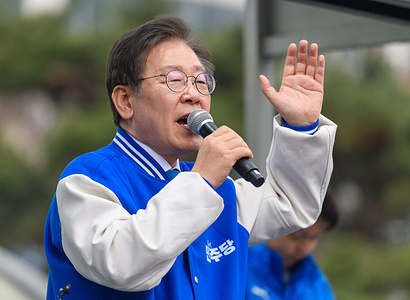 South Korea's main opposition Democratic Party (DP) leader Lee Jae-myung speaks to supporters during a campaign event for the upcoming parliamentary elections at Incheon. The April 10 parliamentary election begins on March 28 with a 13-day run until the eve of the election. 
The race has largely been about a showdown between the ruling People Power Party (PPP) seeking to add more seats and the main opposition Democratic Party (DP) aiming to retain its parliament majority.
