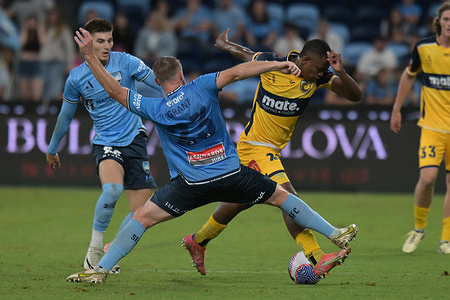 Rhyan Bert Grant (L) of Sydney FC and Ronald Barcellos (R) of Central Coast Mariners FC seen in action during the Isuzu UTE A-League season round 22 match between Sydney FC and Central Coast Mariners at the Allianz Stadium. Final score; Sydney FC 2 : 0 Central Coast Mariners.