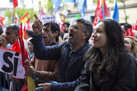A protester shouts, during a demonstration on Ferraz Street in Madrid, in support of Pedro Sanchez to continue in the position of president. Pedro Sanchez, canceled his public agenda for four days and reflects on his continuity as head of the Executive. The Federal Committee of the Spanish Socialist Workers Party (PSOE) held a meeting and demonstrated at the national headquarters on Ferraz Street in Madrid to show support for the party's general secretary and president of the Government of Spain Pedro Sanchez.