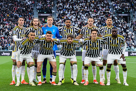 Juventus FC team line up during the Serie A 2023/24 football match between Juventus FC and AC Milan at Allianz Stadium. Final score; Juventus 0;0 Milan
