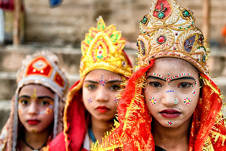 Little children dressed as different Hindu Mythological Characters for collecting offerings from Devotees during the festival.
Dev deepavali / Diwali is the biggest festival of light celebration in Kartik Poornima (Mid-Autumn) where devotees decorate the river bank with millions of lamps during the festival.