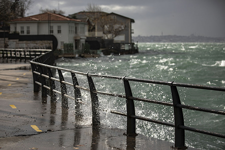 Waves seen as they crash the shore at the coast of Kuzguncuk after the southwestern and torrential rains that have been affecting Istanbul negatively.