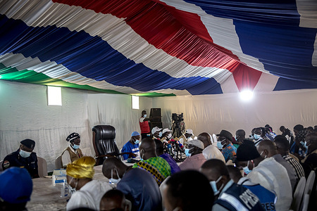 Journalists and election observers wait for an announcement by the chairman of Gambia's electoral commission at Electoral House, following the presidential election.
This is the first presidential election in Gambia since the long-standing dictator Yahya Jammeh was ousted from power in 2017.