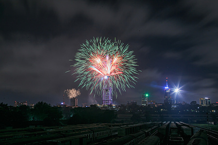 The Union des Assurances de Paris (UAP) Old Mutual building in Upperhill Nairobi, displays fireworks to welcome the new year.
Kenya's capital city, Nairobi ushered the first day of 2022 with fireworks at the rooftops of different buildings.