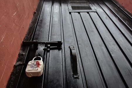 A lock hangs on the gate of the closed Kashmir Press Club after takeover by the Jammu & Kashmir government.
The government has closed the Kashmir Press Club in Kashmir valley and had cancelled the allotment of the club premises.