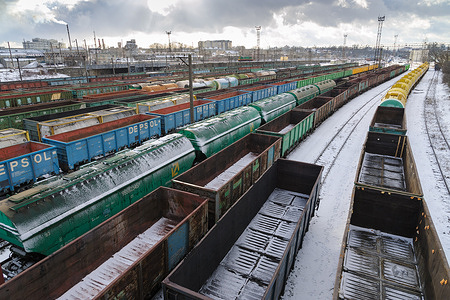 Trains and goods wagons on railway tracks at Lviv Railway station.
Ukrainian State Railways (Ukrzaliznytsia) has revenue of UAH 457 million. The full extent of railways administrated by Ukrzaliznytsia is currently around 22,300 km, of which 9,752 km (44.3%) is fully electrified with the use of the overhead wire.